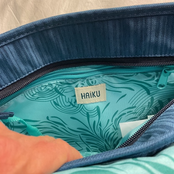 Haiku To Go Convertible 2.0 Backpack/ Crossbody/ Messenger Bag. VERY GOOD main image 4